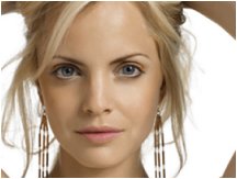 Mena Suvari.