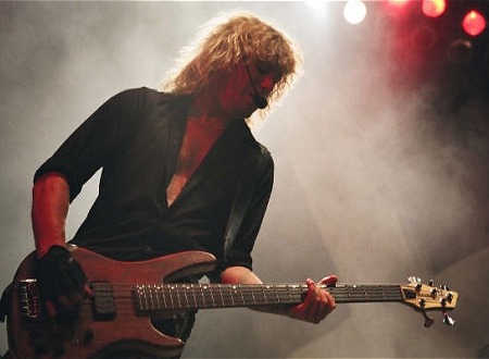Def Leppard 2003. Def Leppard 2003.