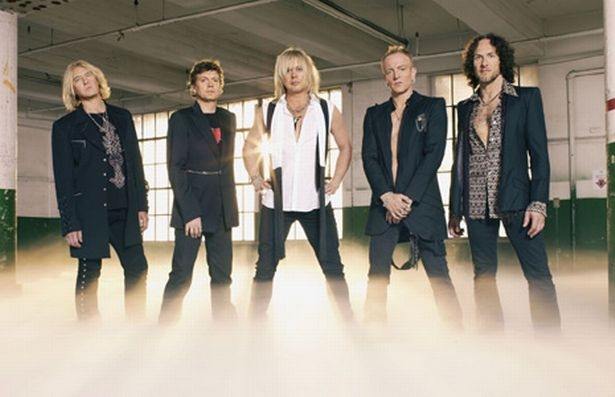 Def Leppard 2008. Def Leppard 2008.